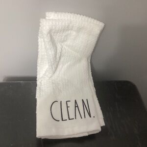 Rae Dunn clean/dry tea towels